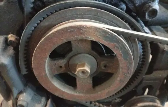 Nissan X-Trail T30 Crankshaft pulley