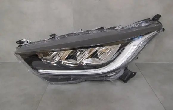 Toyota Yaris XP210 Headlight/headlamp KOITOK0-8