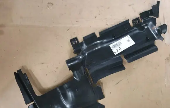 Audi A4 S4 B9 Intercooler air guide/duct channel 8W0121283AM