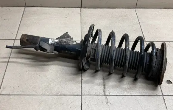 Volvo XC60 Front shock absorber with coil spring