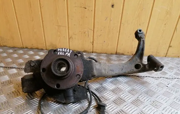 Volkswagen PASSAT B5 Front wheel bearing hub 8DO407258