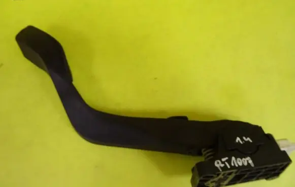 Peugeot 1007 Accelerator throttle pedal 0280752283