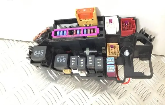 Porsche Macan (95B) Fuse module 8K2937503B