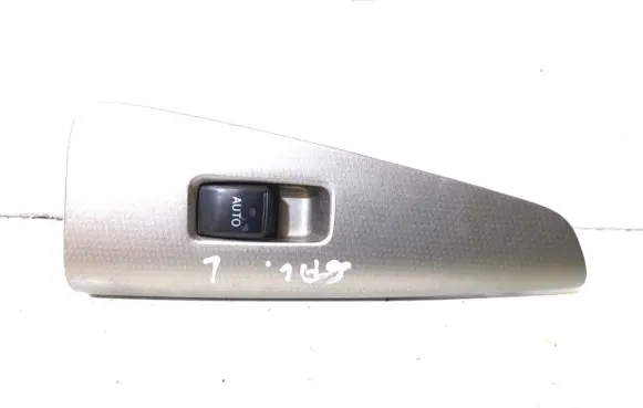 Toyota Corolla Verso E121 Electric window control switch 8403013030