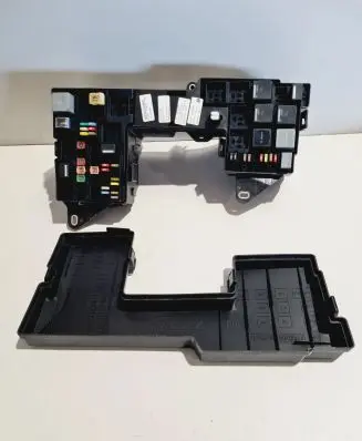 Jaguar XF Fuse box set 8X2T14A067CA 8X2T14A075AB