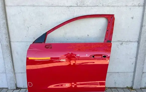 Audi Q3 F3 Front door