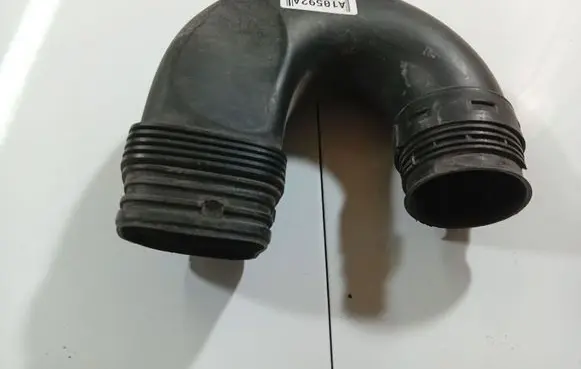 Air intake hose/pipe