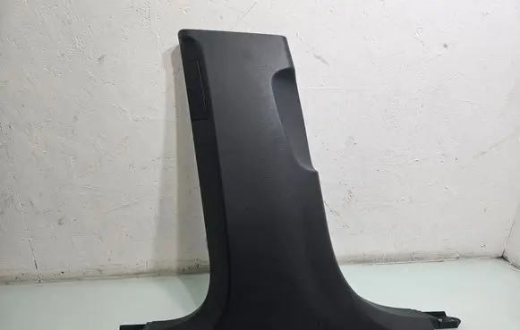 (B) pillar trim (bottom)