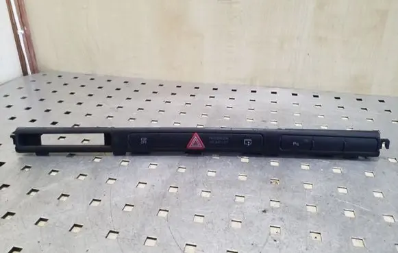 Audi A8 S8 D3 4E Hazard light switch 4E2927137BR