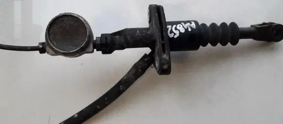 Opel Vectra B Clutch master cylinder 90578481