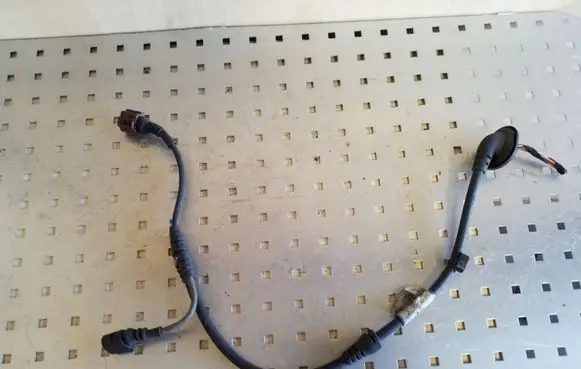 Audi A5 8T 8F Rear ABS sensor wiring 