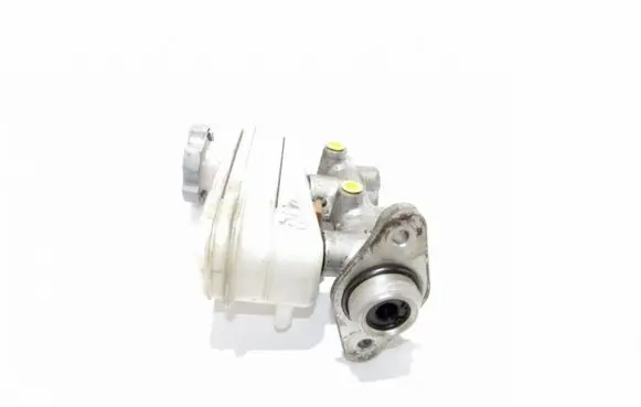 Master brake cylinder