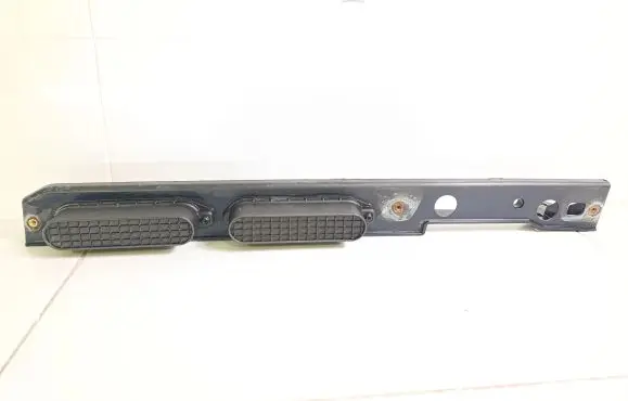 Land Rover Discovery 4 - LR4 Bumper support mounting bracket corner C8C9AT8143 FPLA9A676