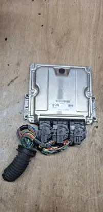 Volvo S40, V40 Engine control unit/module 8200126492 0281010440 8200065994