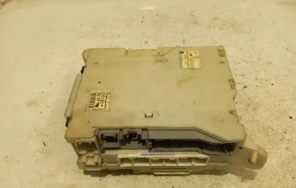 Lexus IS 220D-250-350 Fuse box set 8273053020