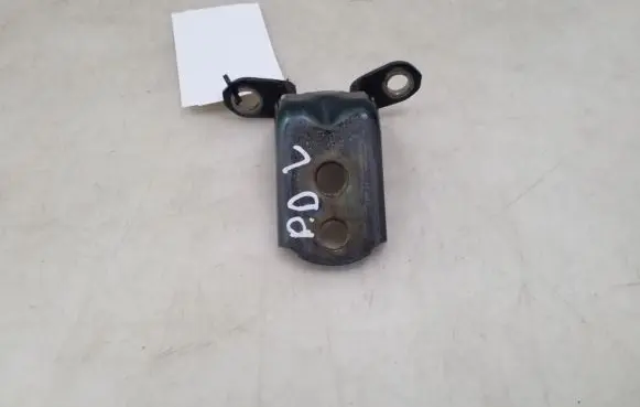 Nissan X-Trail T30 Front door upper hinge