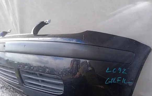 Volkswagen Golf IV Front bumper 39B2