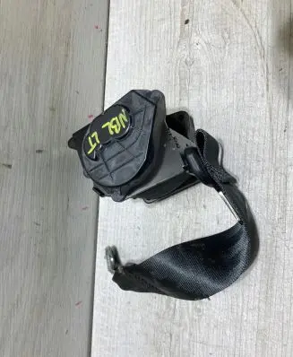 Volkswagen Beetle A5 Rear seatbelt 5C5857805E