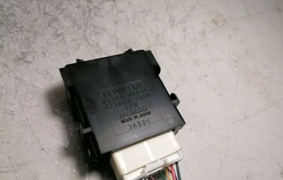 Toyota Yaris Window wiper relay 859460D030