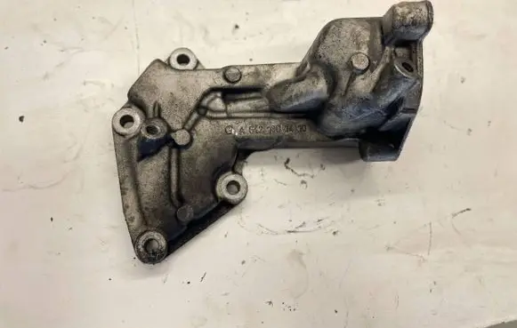 Mercedes-Benz ML W166 Oil filter mounting bracket A6421801410