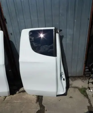 Mitsubishi L200 Rear door