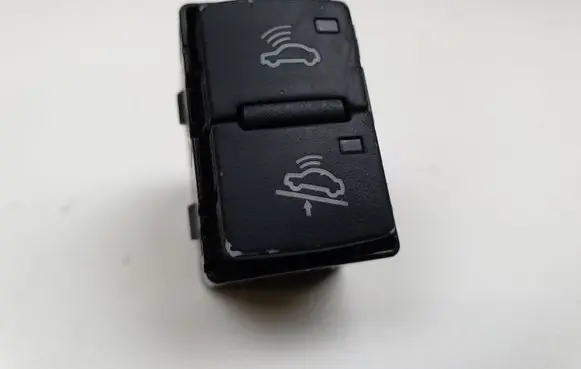 Audi A8 S8 D3 4E Alarm switch 4E0962109