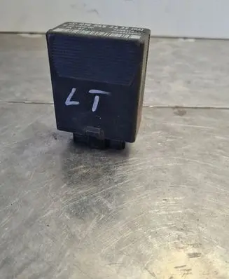 Volkswagen II LT Coolant fan relay 0165452432
