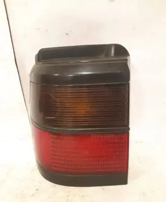 Volkswagen PASSAT B3 Rear/tail lights 333945111