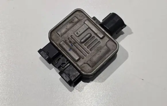 Volvo V60 Fan control module 940012301
