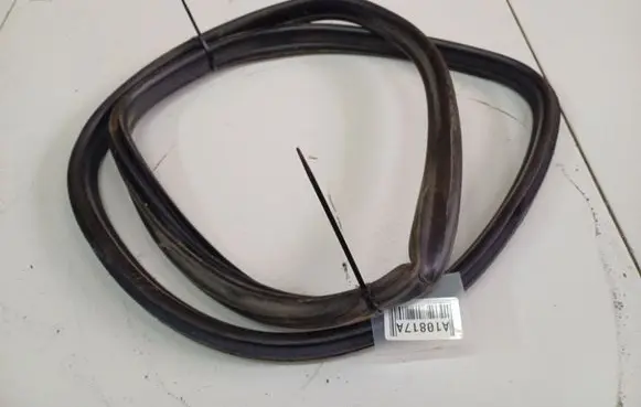 Ford Galaxy Rubber seal rear door 