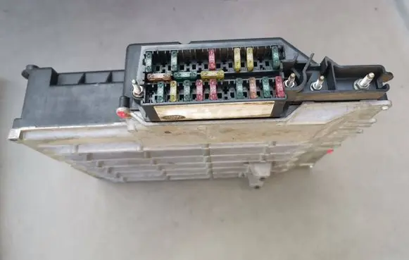 Land Rover Range Rover P38A Fuse module YMC112200 08C00