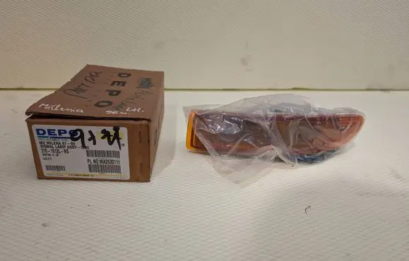 Mazda Millenia Front indicator light 316-1612L-NS TB9451060