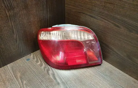 Toyota Yaris Rear/tail lights 11A272B 03271910 8156052120