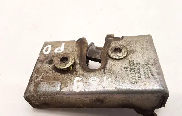 Volkswagen PASSAT B2 Front door lock 323837016