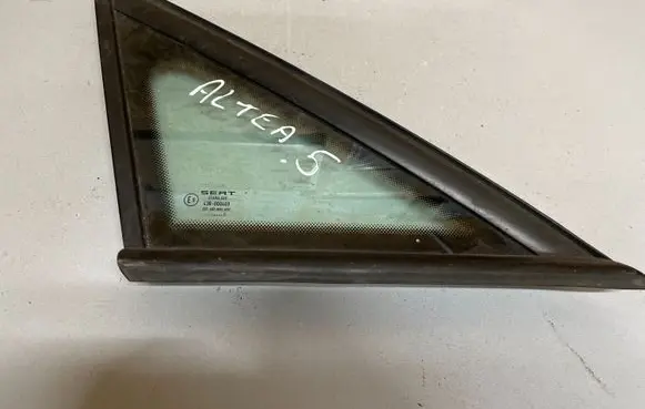 Seat Altea Front triangle window/glass 