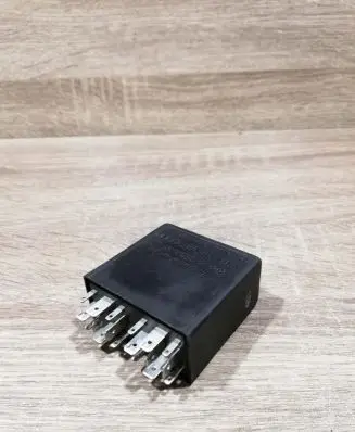 Audi A6 S6 C5 4B Other relay 4b0919471a 5kg00656805 393