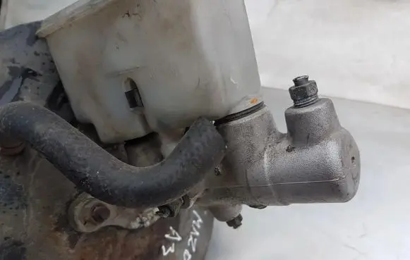 Master brake cylinder