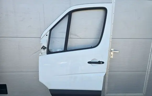 Mercedes-Benz Sprinter W906 Front door