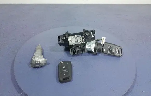 Skoda Octavia Mk3 (5E) Ignition lock 1K0905851
