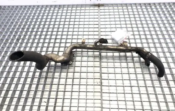 Engine coolant pipe/hose