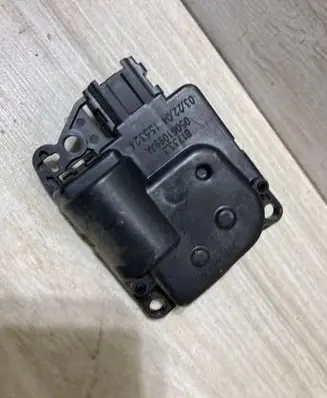Chrysler 300 - 300C Air flap motor/actuator 05061099AA