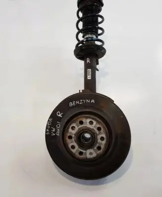 Volkswagen Golf V Rear wheel hub