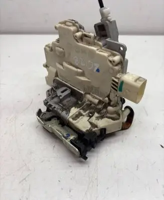 Audi A4 S4 B8 8K Rear door lock 8K0839016