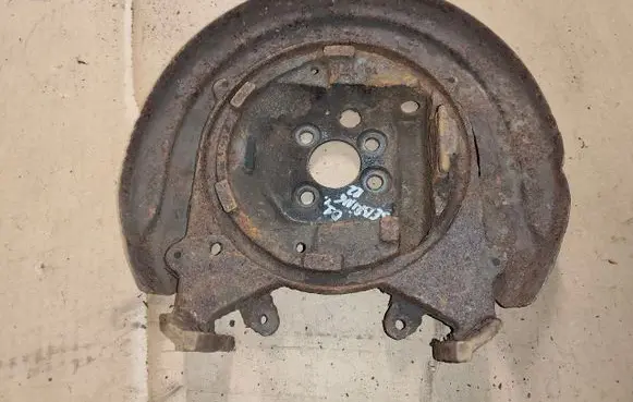 Chrysler Sebring (ST-22 - JR) Rear brake disc plate dust cover