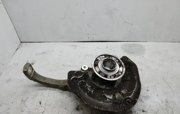 Mercedes-Benz C W205 Front wheel hub spindle knuckle