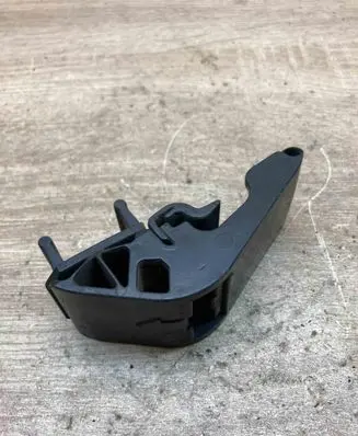 BMW 7 E38 Radiator mount bracket 1737709