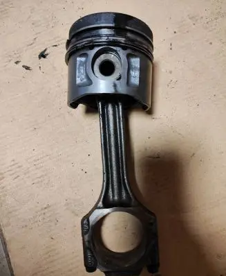 Volkswagen Transporter - Caravelle T4 Piston with connecting rod