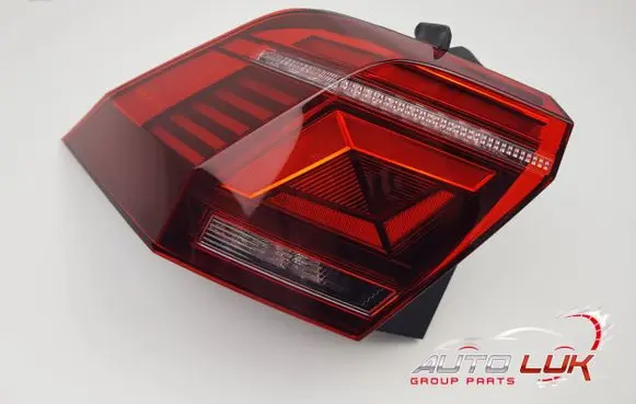 Volkswagen Tiguan Rear/tail lights 5NA945207