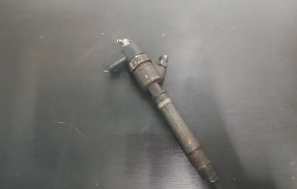 Volvo XC70 Fuel injector 0445110228 30777526