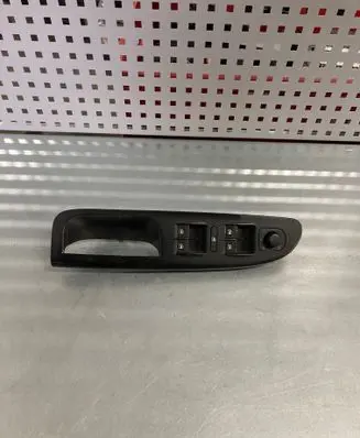 Volkswagen PASSAT B6 Electric window control switch 3C1867171B